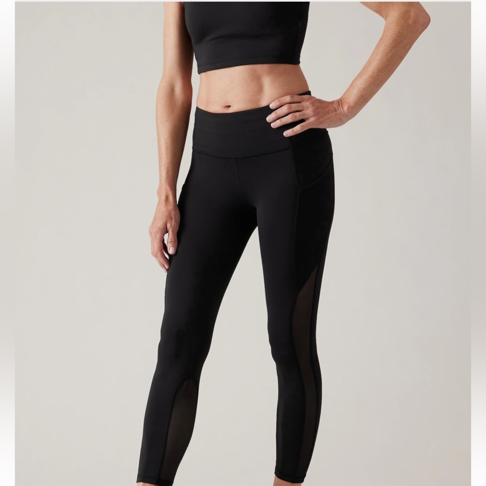 MUST GO 🥳Athleta ultra mesh leggings